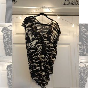 Aritzia t-shirt - Size XS